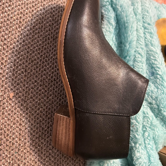 Software Ankle Boots 8.5 Wide - Picture 2 of 3